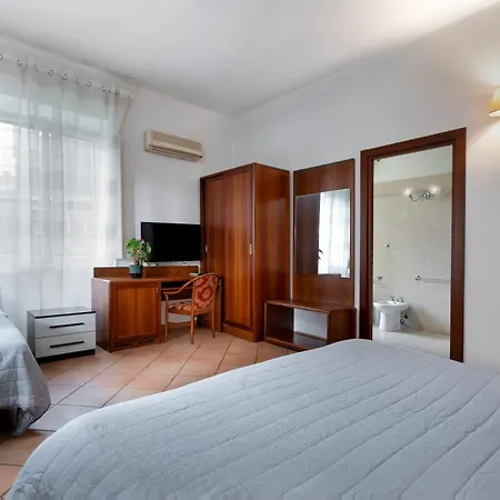 Guest house Comfort Gaia Tor Vergata 2*