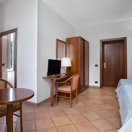 Guest house Comfort Gaia Tor Vergata 2*